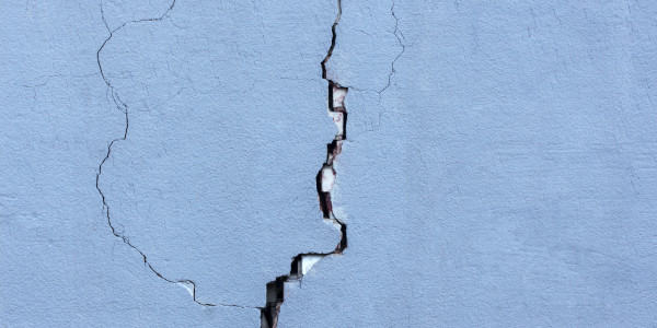 Pintar Fachadas de Casas Unifamiliares / Chalets en Badalona · Reparación, Sellado de Grietas y Desperfectos
