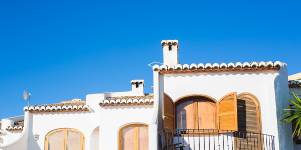 Pintar Fachadas de Casas Unifamiliares / Chalets en Badalona · Pinturas para Pintado de Fachadas Metálicas o de Hormigón