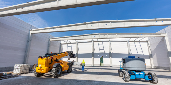 Pintar Fachadas de Naves Industriales, Fábricas y Almacenes en Badalona · Pintar Construcción de Obra Nueva