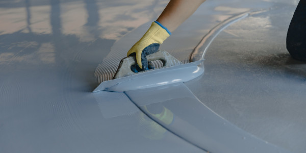 Trabajos Verticales en Fachadas de Edificios / Viviendas en Badalona · Pintura y Pavimentos para Pintar Garajes y Parkings