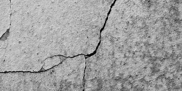Trabajos Verticales en Fachadas de Edificios / Viviendas en Badalona · Reparación, Sellado de Grietas y Desperfectos